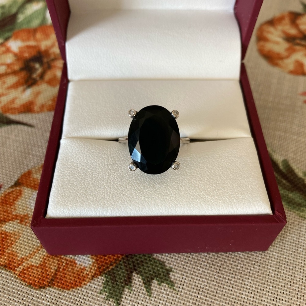 Real black onyx and chip diamond ring